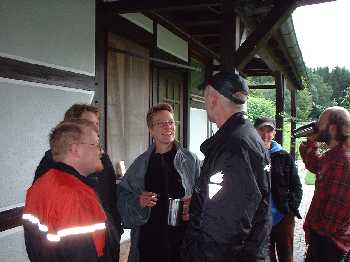 Die trinken zwar Kaffee, fahren aber trotzdem net Moped...