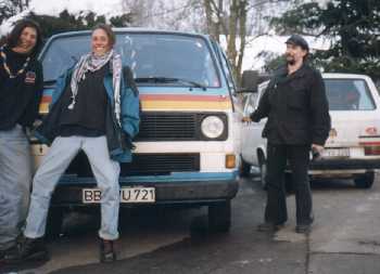 VW Bus mit Pappnasen...:-)